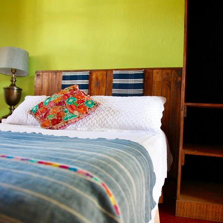 Hostal Antigueeno Antigua Bagian luar foto