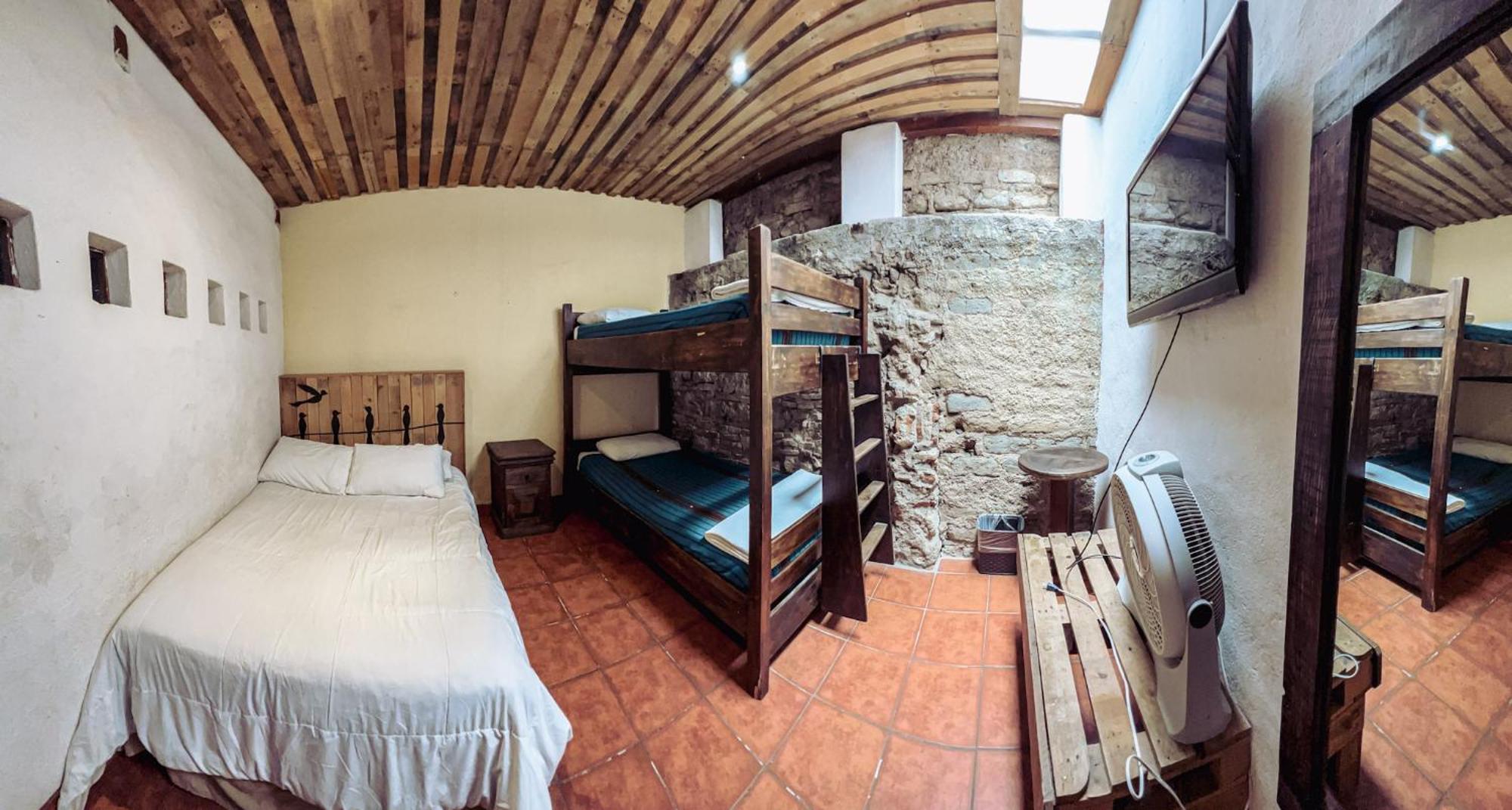 Hostal Antigueeno Antigua Bagian luar foto
