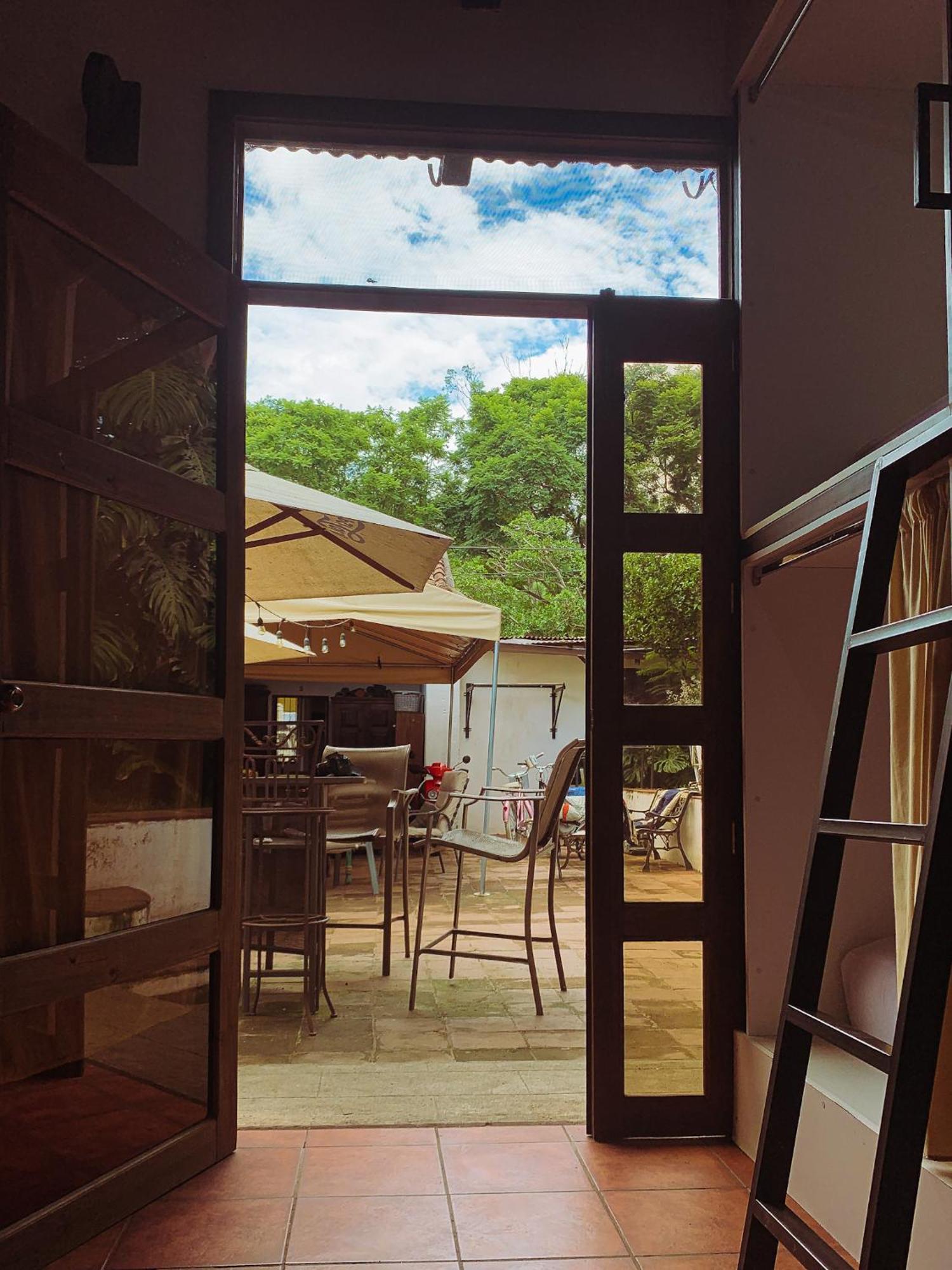 Hostal Antigueeno Antigua Bagian luar foto