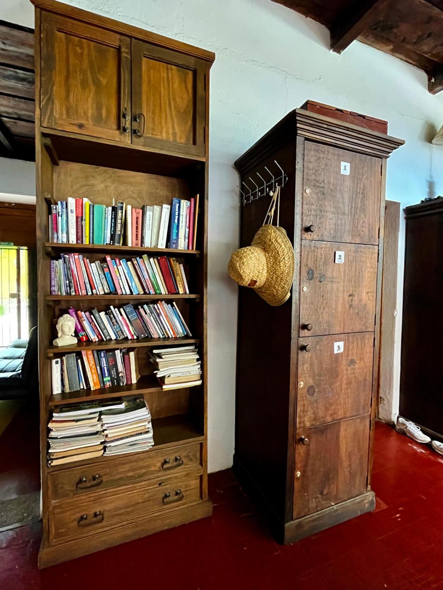 Hostal Antigueeno Antigua Bagian luar foto