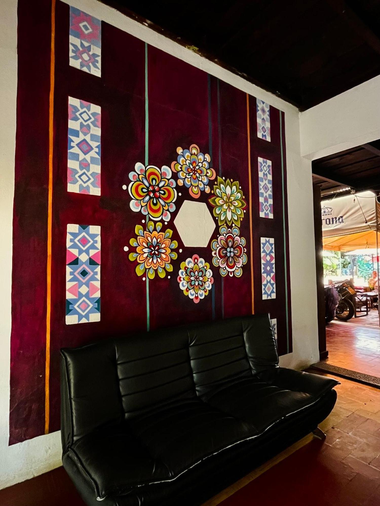 Hostal Antigueeno Antigua Bagian luar foto