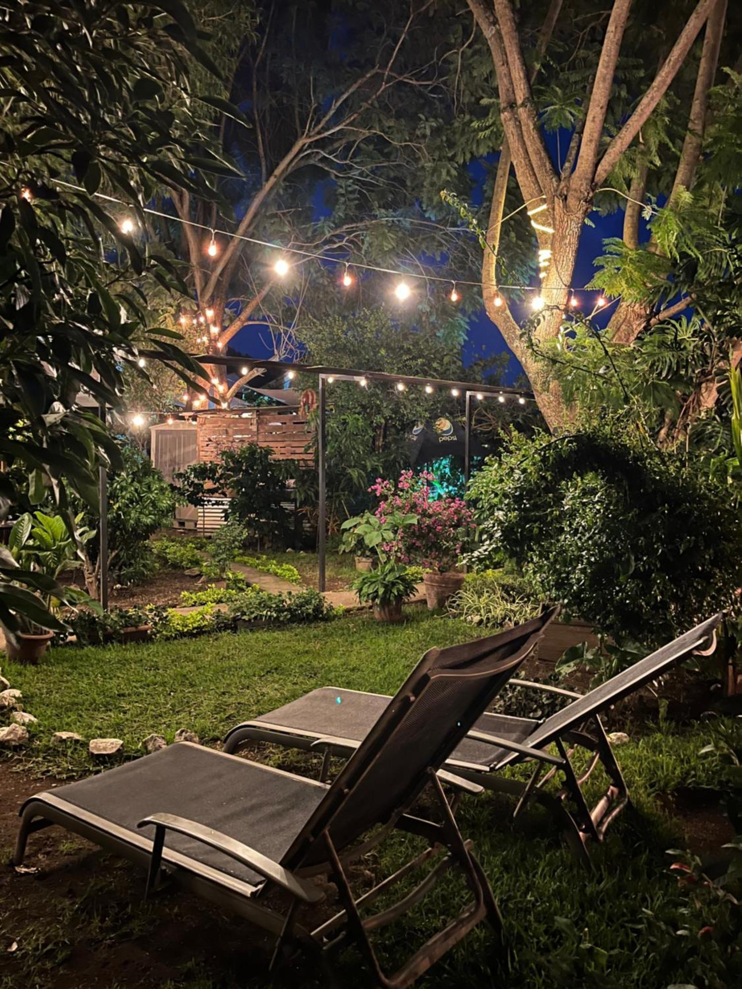 Hostal Antigueeno Antigua Bagian luar foto