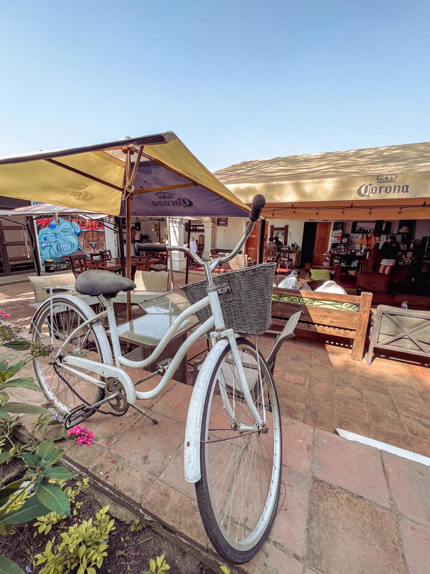 Hostal Antigueeno Antigua Bagian luar foto