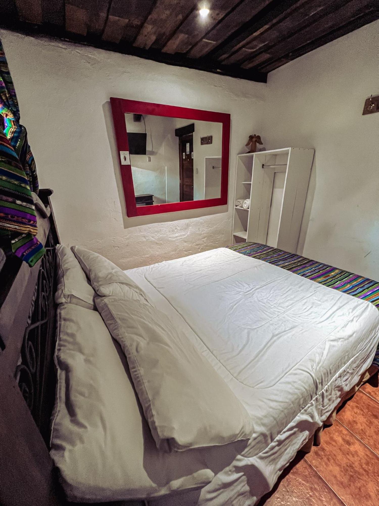 Hostal Antigueeno Antigua Bagian luar foto