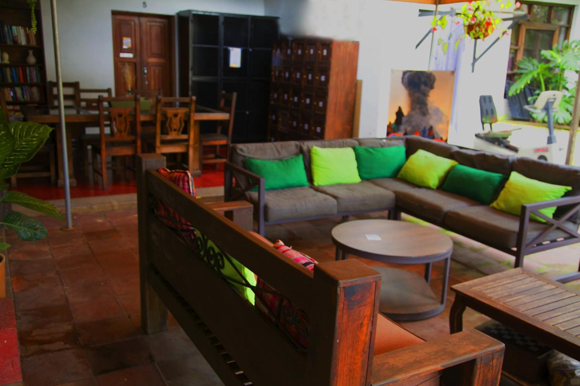 Hostal Antigueeno Antigua Bagian luar foto