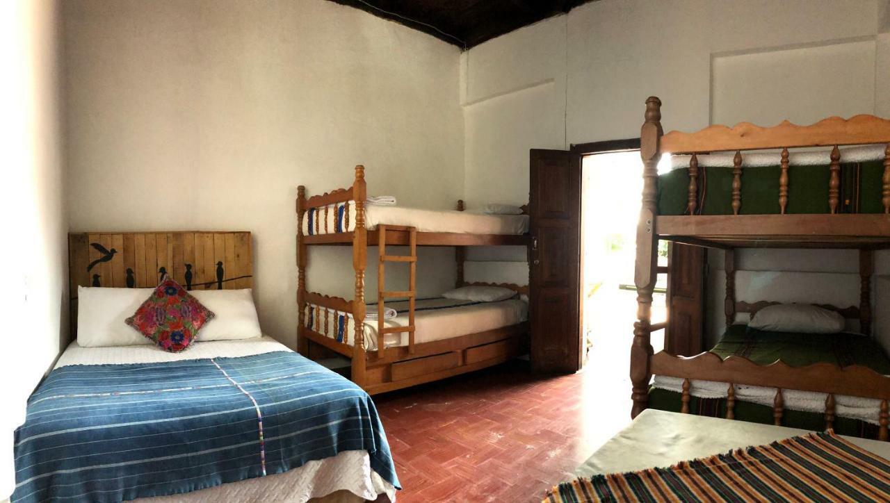 Hostal Antigueeno Antigua Bagian luar foto